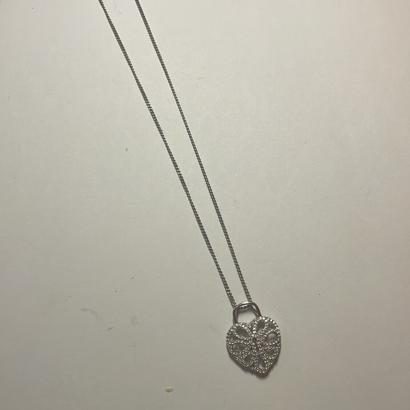 Gorgeous heart necklace - Picture 2 of 4